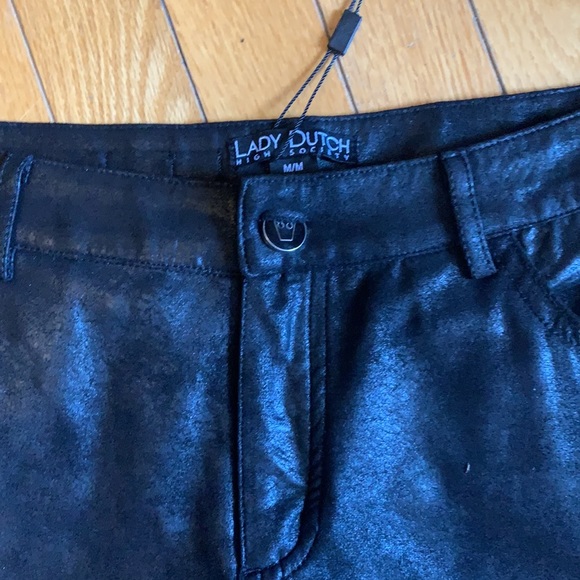 LADY DUTCH- NWT - Picture 2 of 4